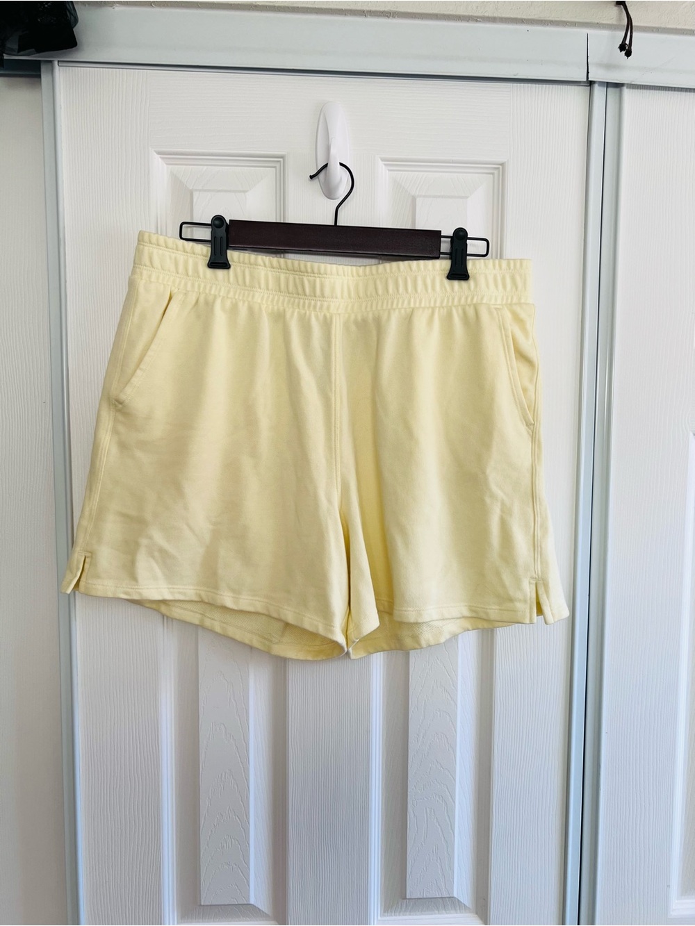Calvin Klein Performance Yellow Lounge Shorts XL Athletic Sweat Summer Pockets